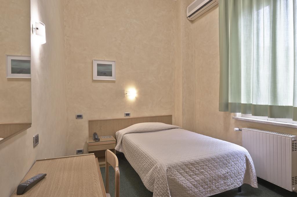 Hotel Valentini Inn Foligno Pokój zdjęcie