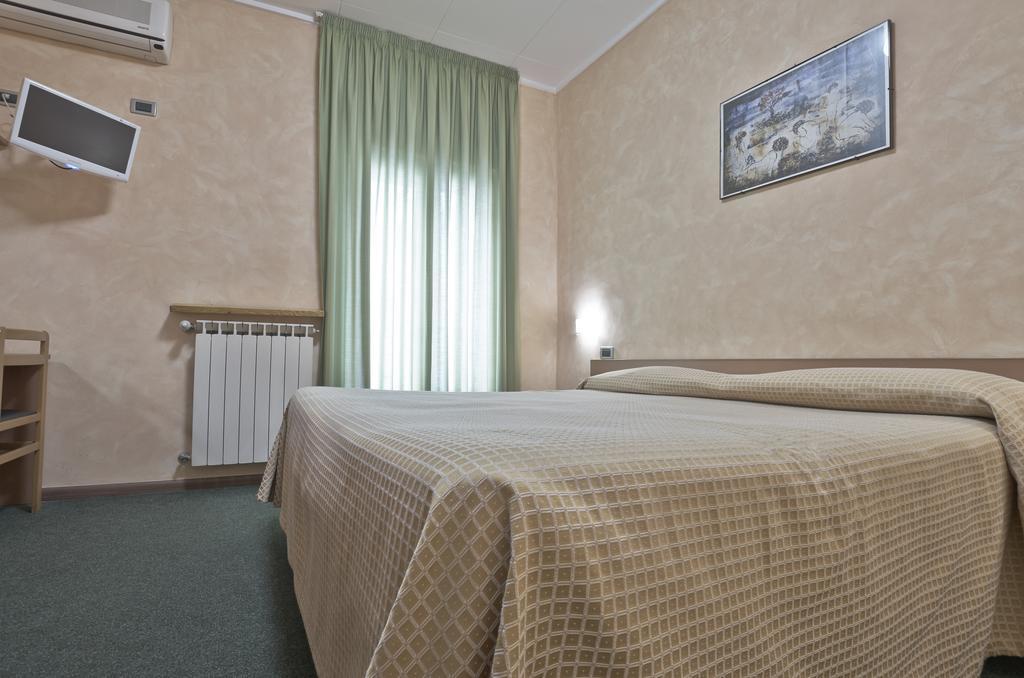 Hotel Valentini Inn Foligno Pokój zdjęcie